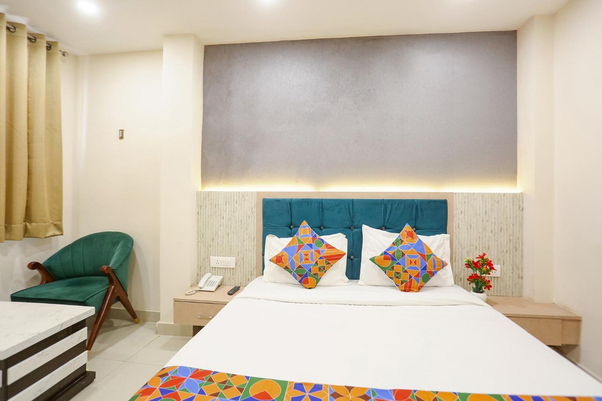 Fabhotel Hari Kunj 900 M From Kashi Vishwanath Temple Varanasi Esterno foto