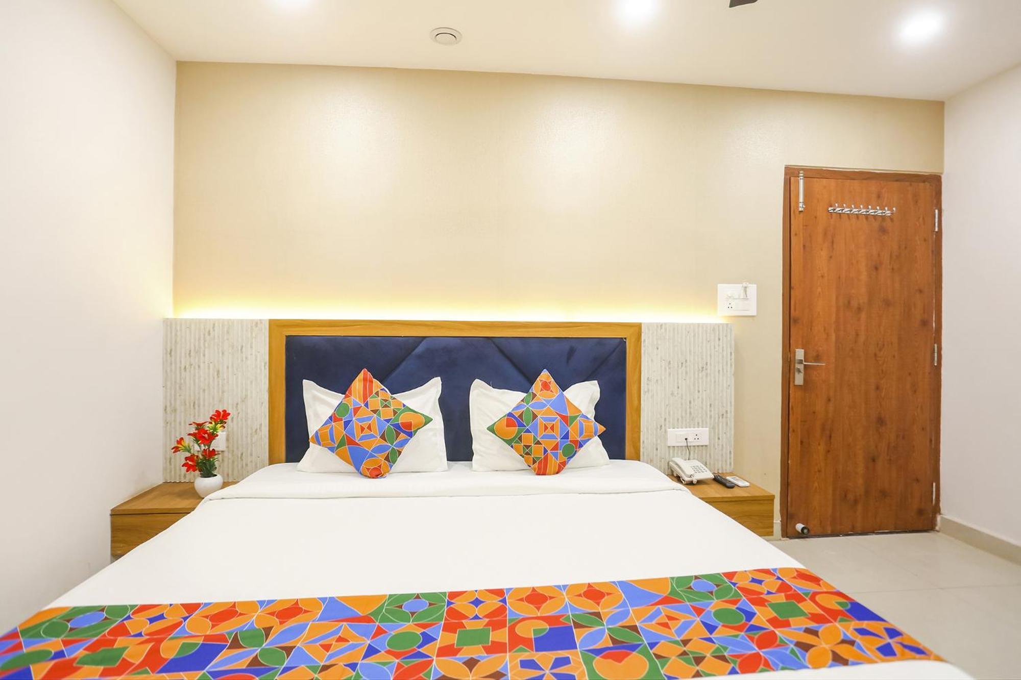 Fabhotel Hari Kunj 900 M From Kashi Vishwanath Temple Varanasi Esterno foto